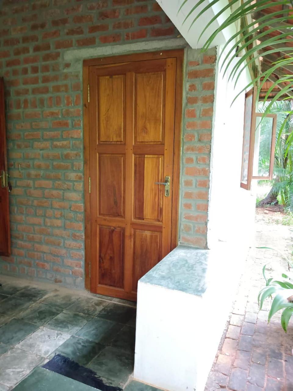 Isai Ambalam Guest House Puducherry Exterior foto