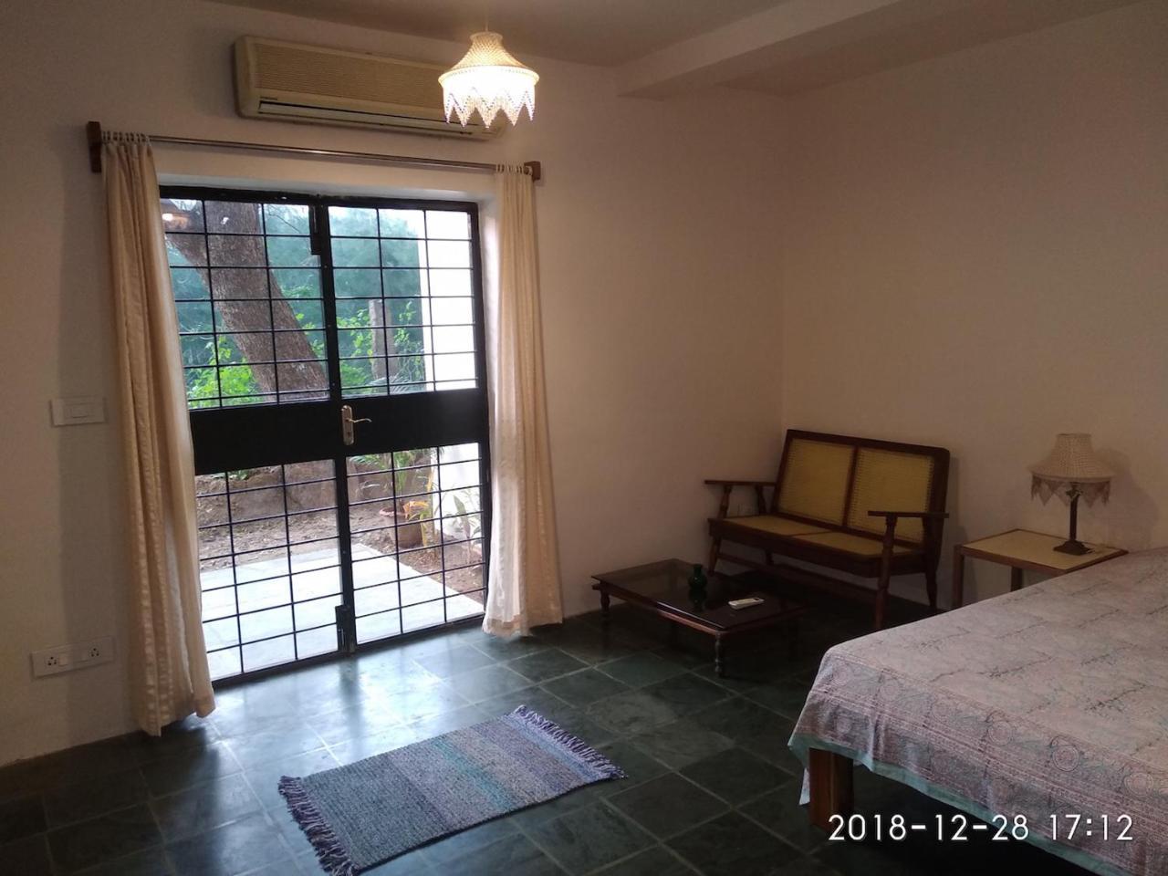 Isai Ambalam Guest House Puducherry Exterior foto